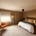 Апартаменты 3 Bedroom Luxury Main Street Tipperary *