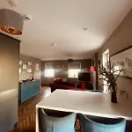 Апартаменты 3 Bedroom Luxury Main Street Tipperary