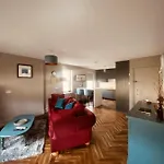 Апартаменты 3 Bedroom Luxury Main Street Tipperary *