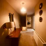 3 Bedroom Luxury Main Street Tipperary Апартаменты