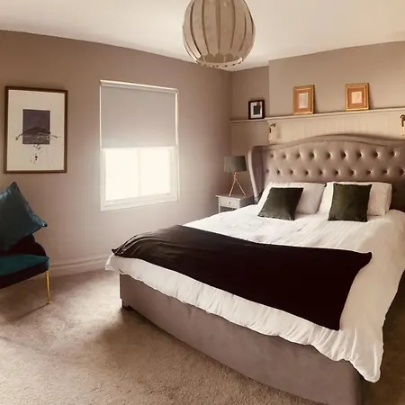 3 Bedroom Luxury Main Street Tipperary