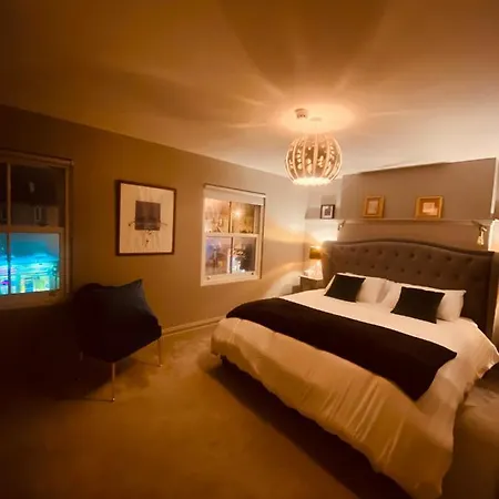 アパート 3 Bedroom Luxury Main Street Tipperary