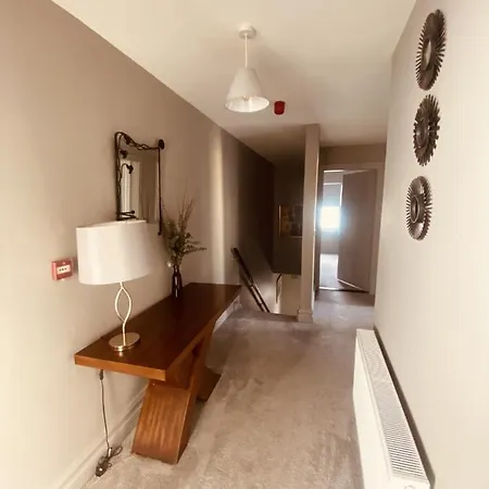 3 Bedroom Luxury Main Street Cashel Tipperary * Cashel (Tipperary)