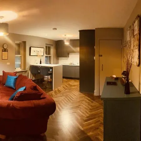 3 Bedroom Luxury Main Street Tipperary