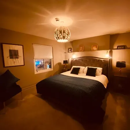 3 Bedroom Luxury Main Street Tipperary