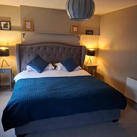 3 Bedroom Luxury Main Street Tipperary