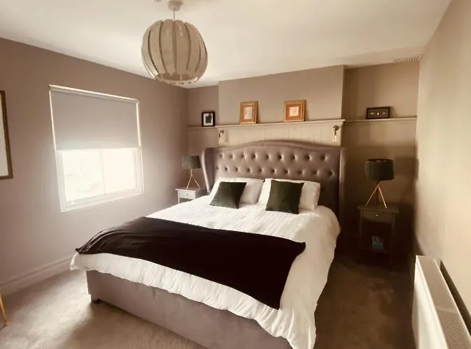 3 Bedroom Luxury Main Street Tipperary דירה