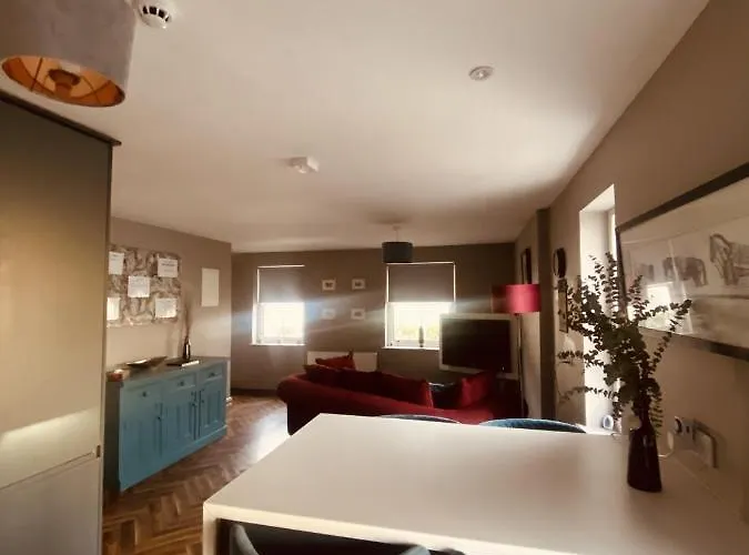 דירה 3 Bedroom Luxury Main Street Tipperary