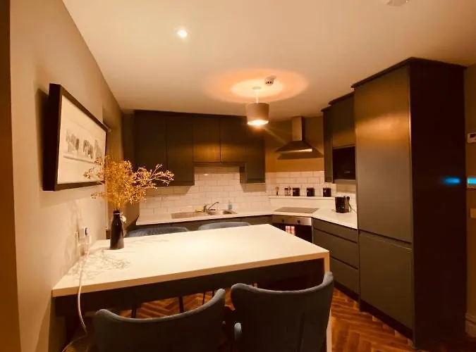 דירה 3 Bedroom Luxury Main Street Tipperary