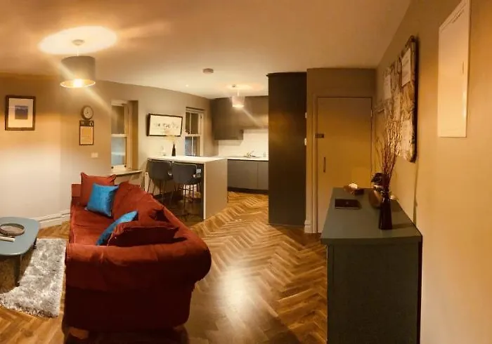 3 Bedroom Luxury Main Street Tipperary