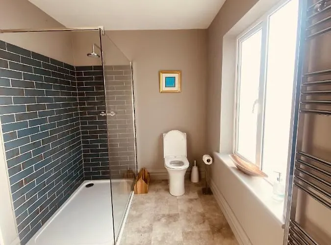 דירה 3 Bedroom Luxury Main Street Tipperary *