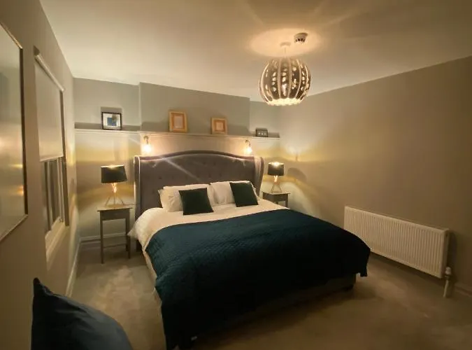 דירה 3 Bedroom Luxury Main Street Tipperary